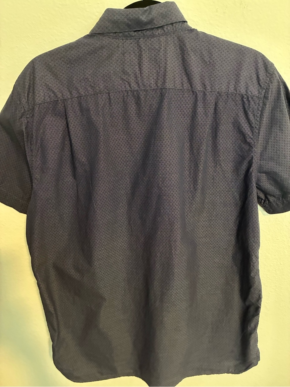 Lacoste Men's Short-Sleeve Button-Down Shirt in Navy with Micro Pattern - Picture 5 of 5